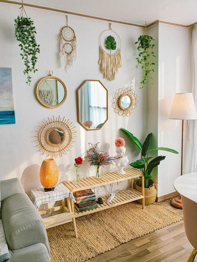 Fall In The View Apartment